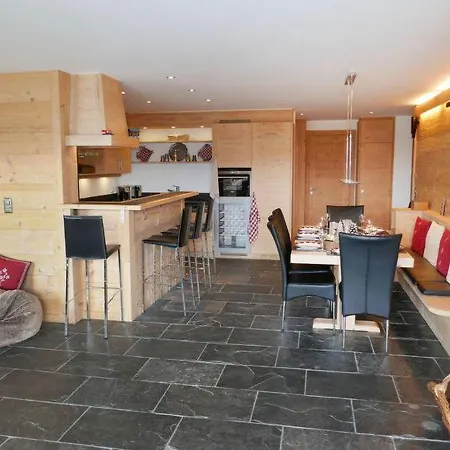 Prarion Sleeps 8 Pool Wifi